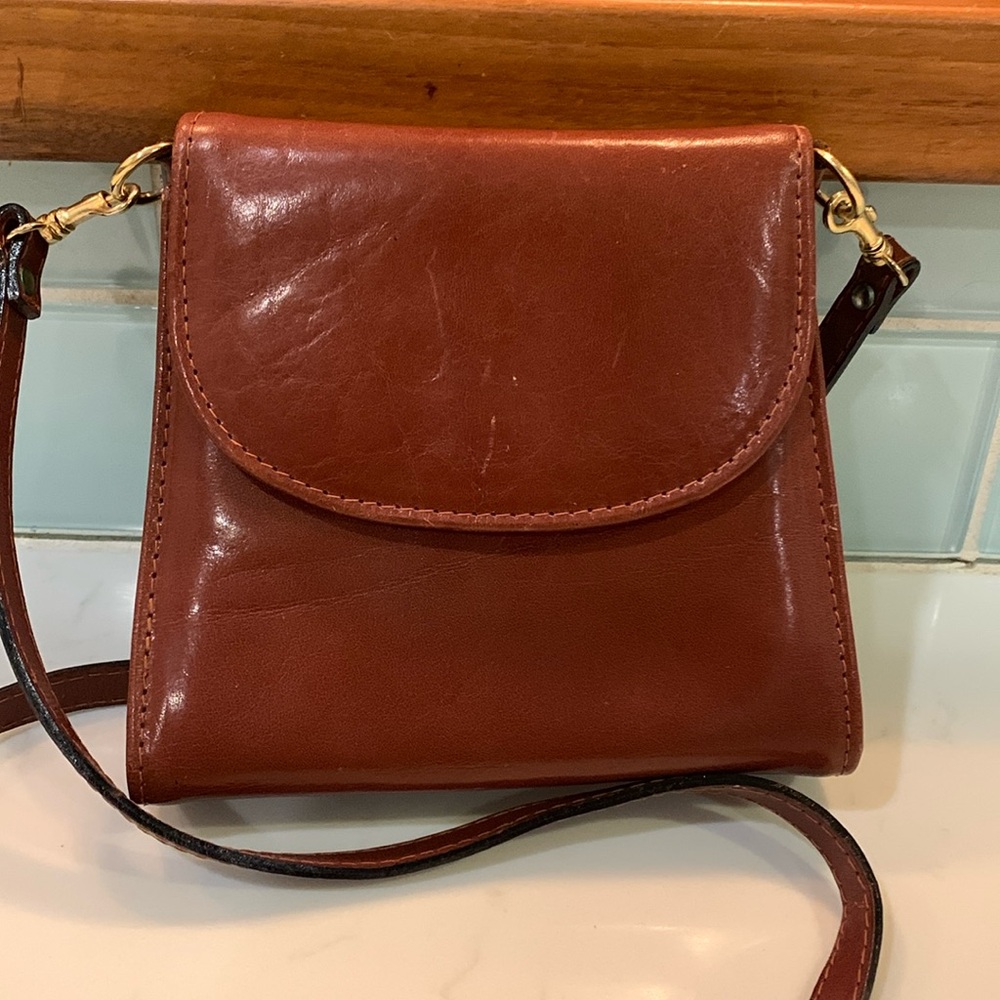 L'Artigiano Italian Leather Crossbody